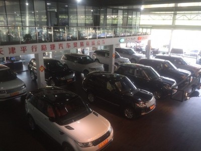 天津16款美規(guī)路虎攬勝 經(jīng)典越野與卓越動(dòng)力的完美結(jié)合